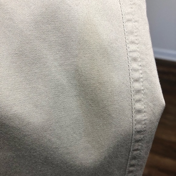 5/$25 Maternity Capris Tan Khaki S - Picture 4 of 7